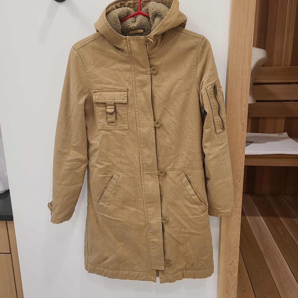 Giordano winter long jacket/ Small